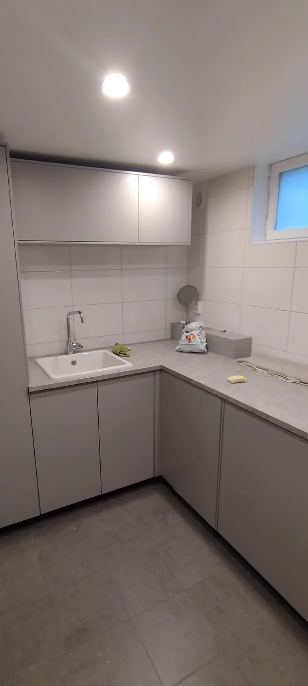 Tvättstuga med klinkergolv utförd av Robert’s Hantverks Service (3 av 4)