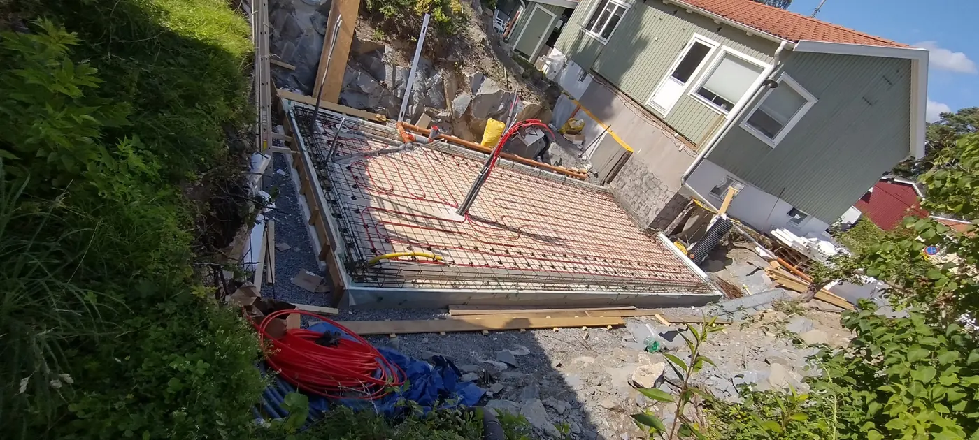 Grund med golvvärme efter arbetet