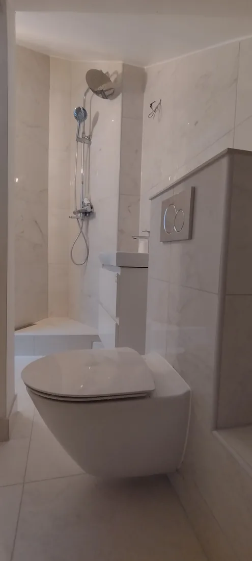 Komplett badrumsrenovering i Solna utförd av Robert’s Hantverks Service