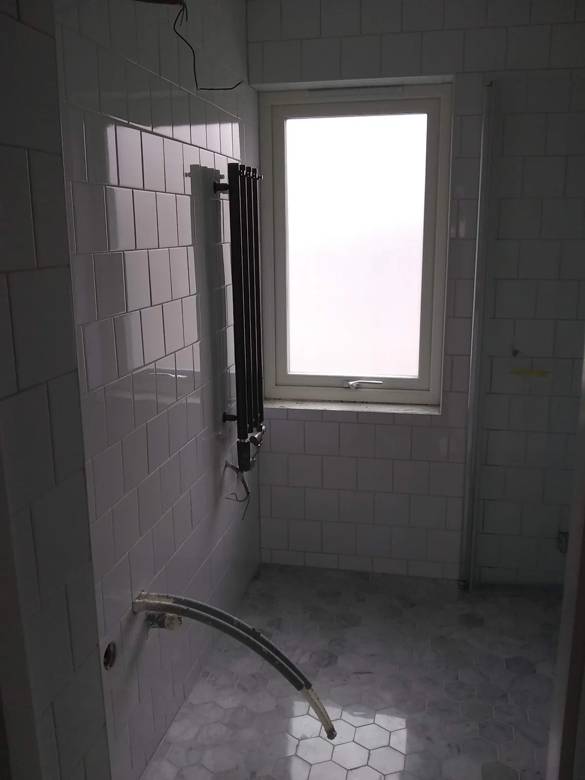 Badrumsrenovering med duschhörna i Täby, bild 6 av 7