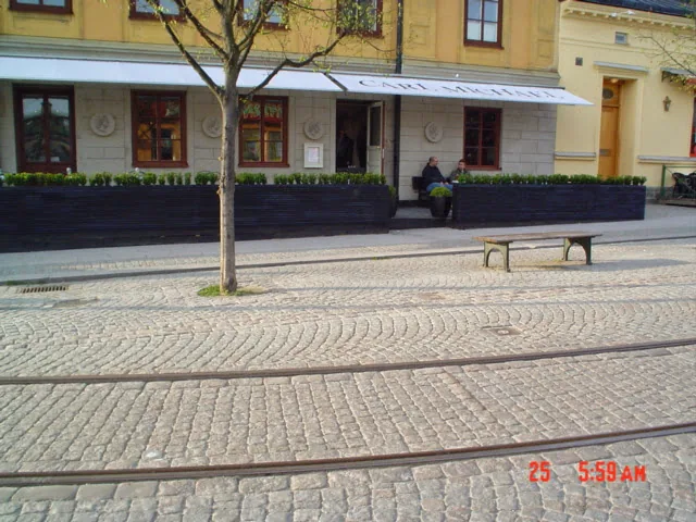 Uteservering med trädäck, bild 2 av 5